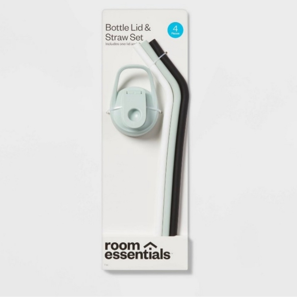 Room Essentials Tracker Chug Lid and Straws